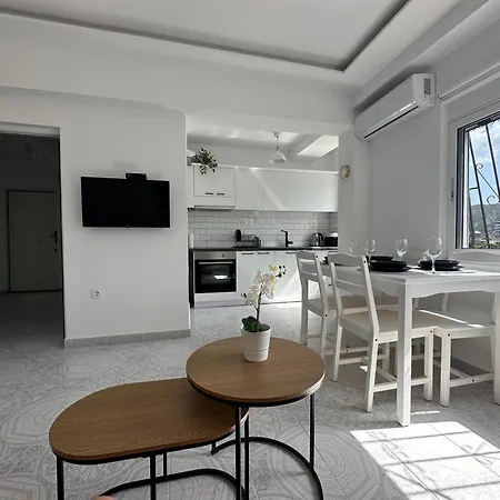 Centrale Guesthouse Vlorë